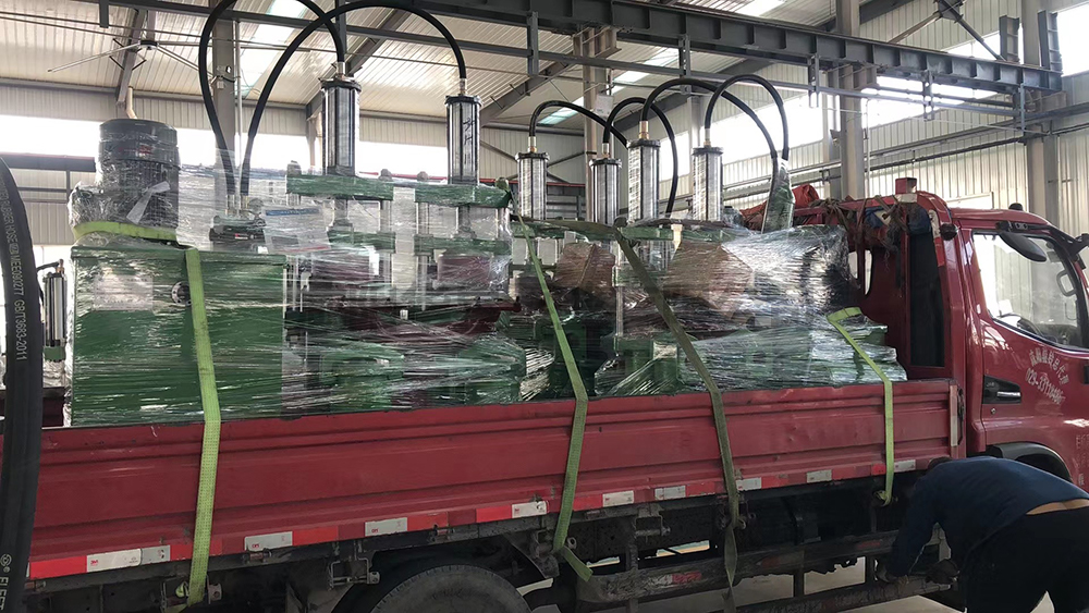 yb液壓陶瓷柱塞泥漿泵發貨